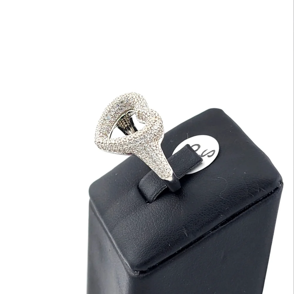 Elegant 925 Sterling Silver Heart Ring – Polished & Chic Design - Picture 6 of 11